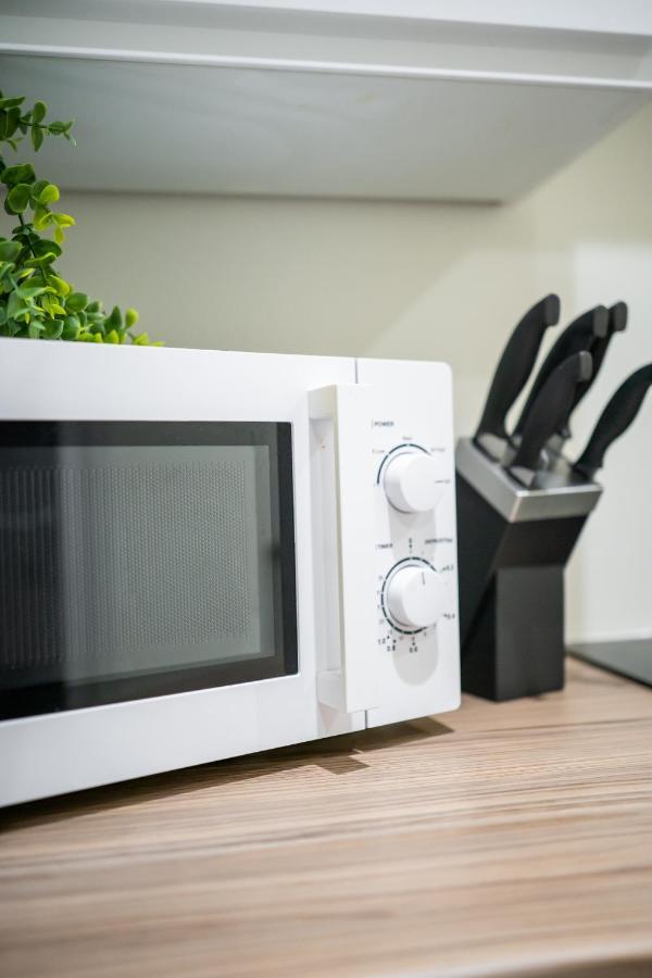Bv Spacious 1-Bedroom Apartment Close To Town Center - Sleeps 6 Bradford  Exterior photo