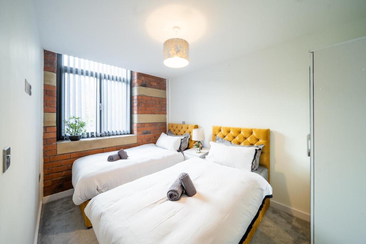 Bv Spacious 1-Bedroom Apartment Close To Town Center - Sleeps 6 Bradford  Exterior photo