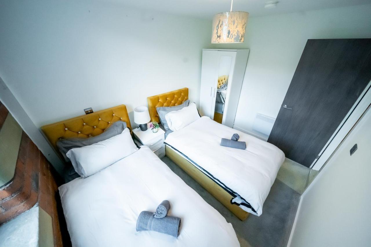Bv Spacious 1-Bedroom Apartment Close To Town Center - Sleeps 6 Bradford  Exterior photo